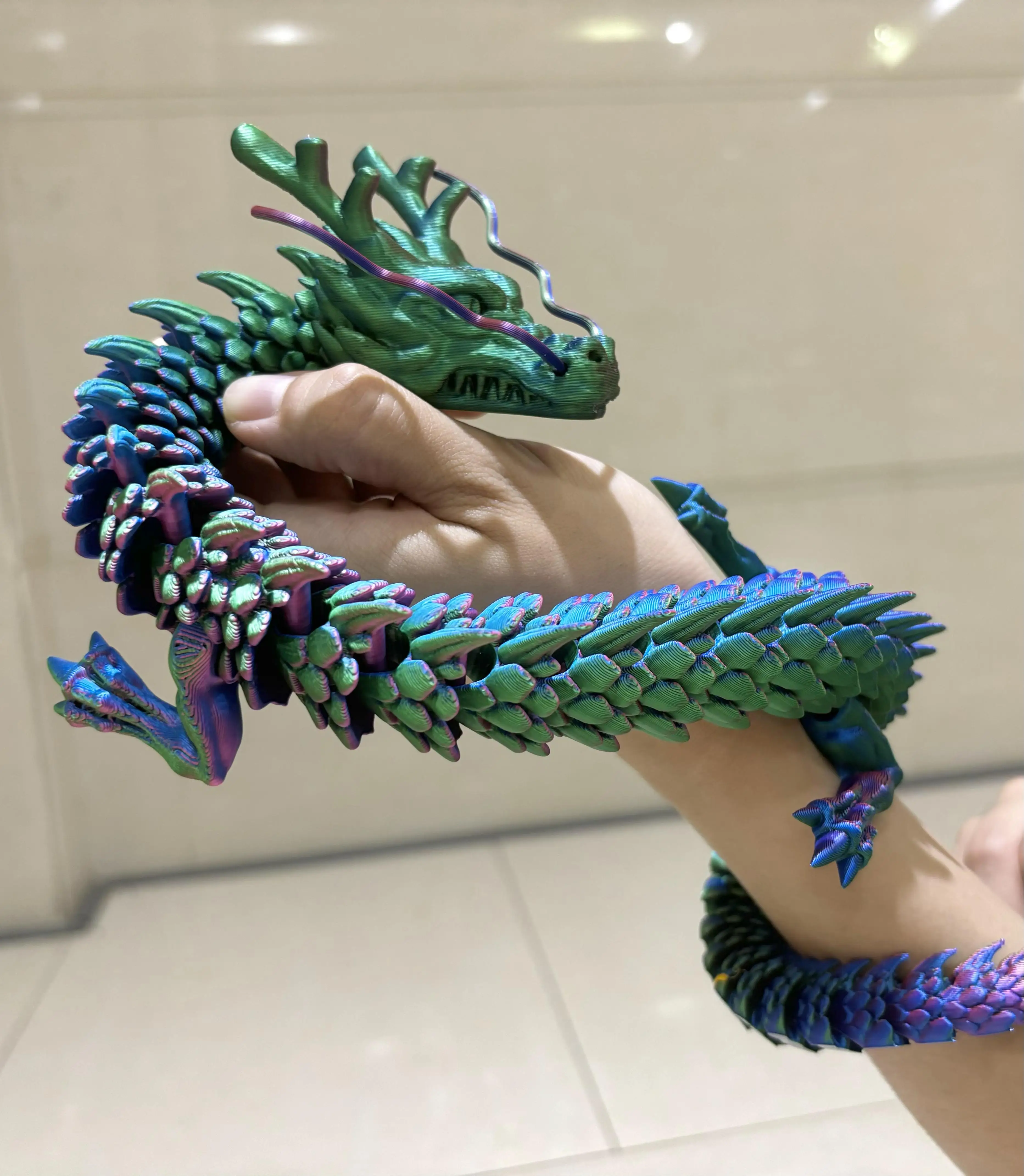 60cm/23,62 Zoll 3D-gedruckter Drache mit beweglichen Gelenken, Tiermodell, Dekoration für den Schreibtisch, Geschenk, Sammlerstück.