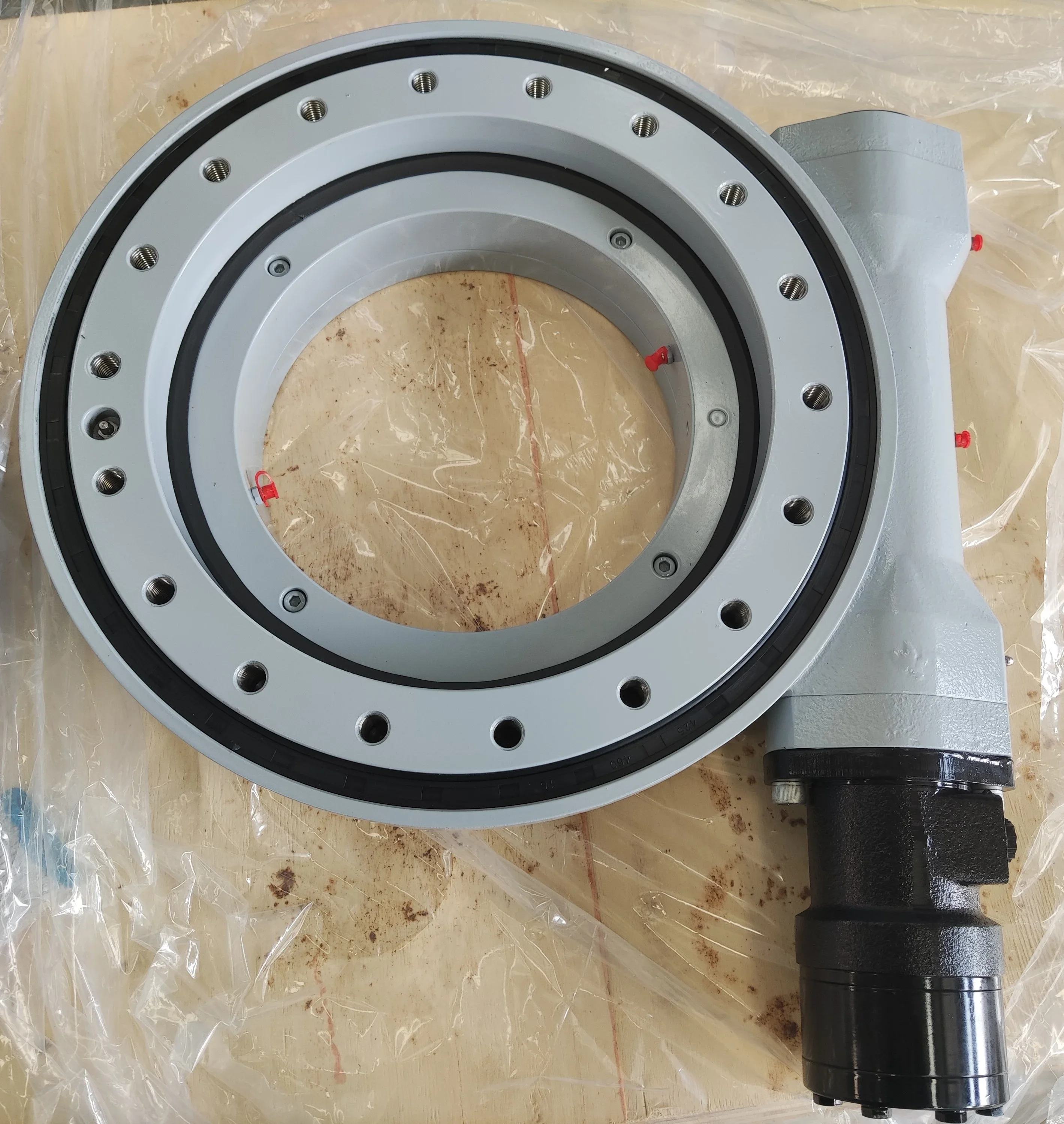 Sun Tracking Solar Panel Mount Solar Tracker 3 Year Flat Single Shaft  All Foundation Types