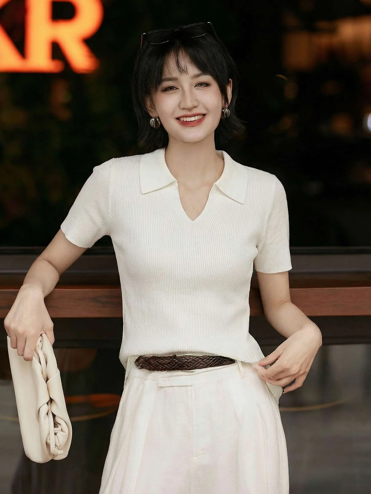 

Chivirin Summer Slim Fit V-Neck Short Sleeve Knitted Top Women's Casual Versatile Commute Fashionable Lightweight Luxury Style