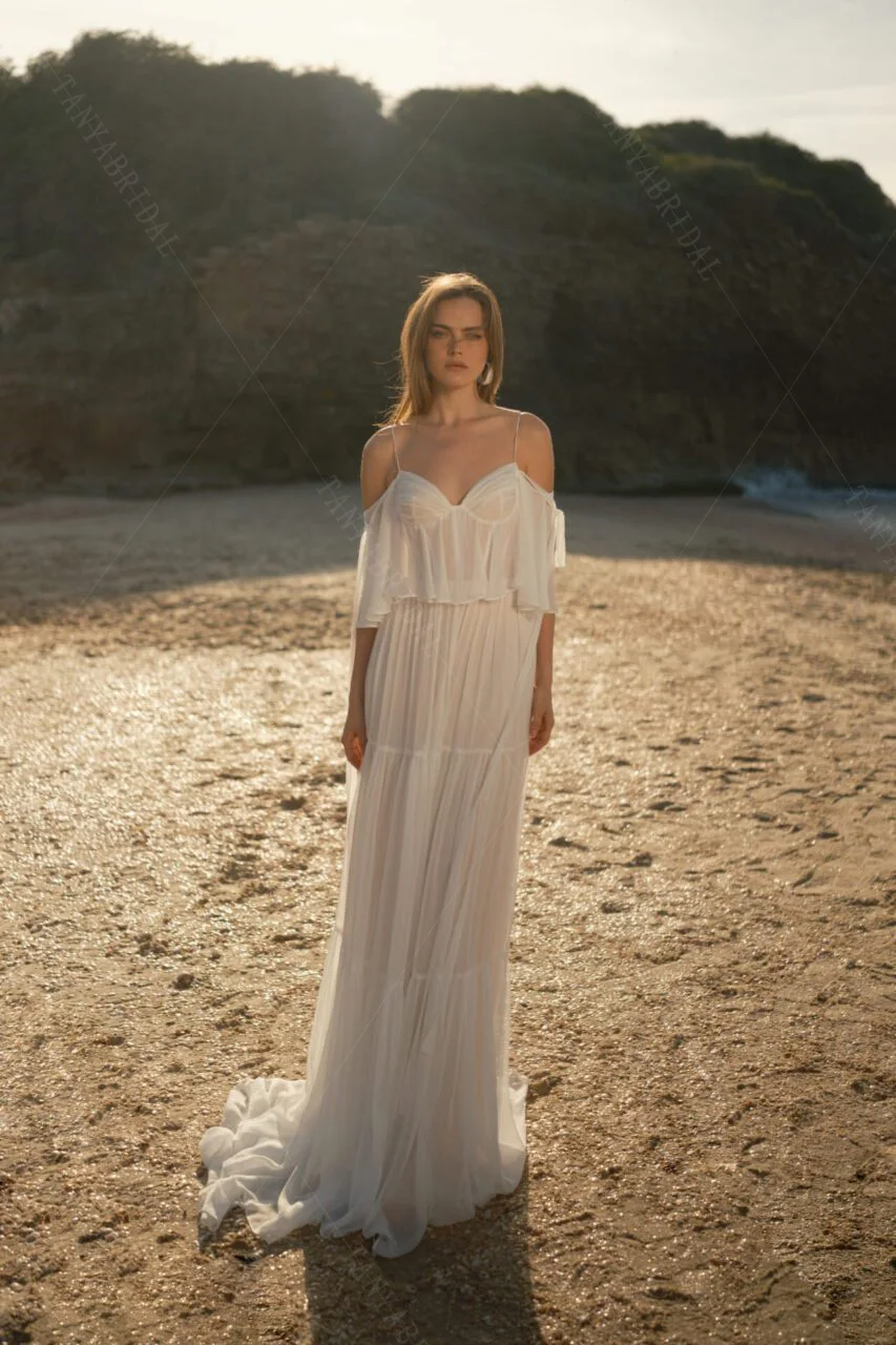 Schatz-Chiffon-Brautkleid in A-Linie, schulterfrei, einfache Braut-Strandkleider, Rüschenröcke DW1036