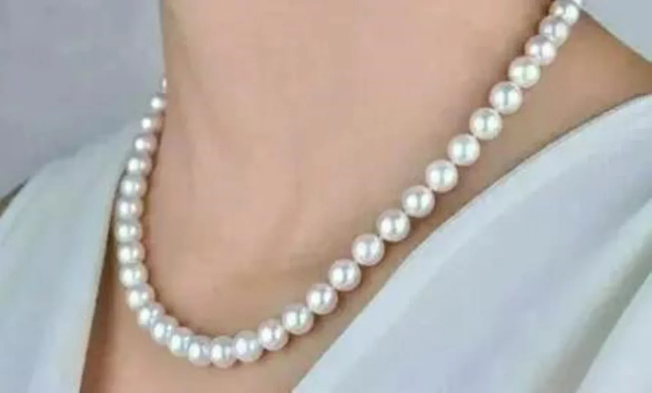 

Women Pearl Necklace 8-9mm White Pearl Necklace 18-inch 14K Gold Chain Makes Exquisite Jewellry 27