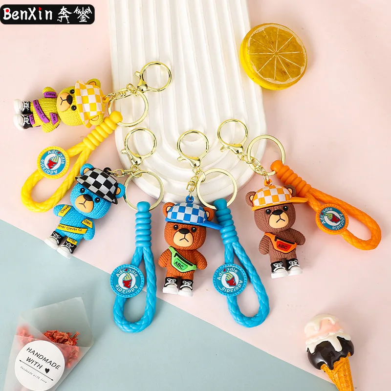 miniso 人形、車のキーホルダー、絶妙なカップルバッグ、キーチェーン、ペンダント、小さなギフト