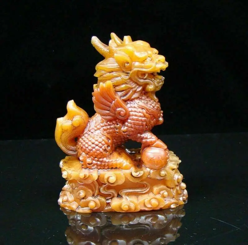 

Chinese Shoushan Stone Jade Handmade Carved Statue Lion Exquisite statues for decoration