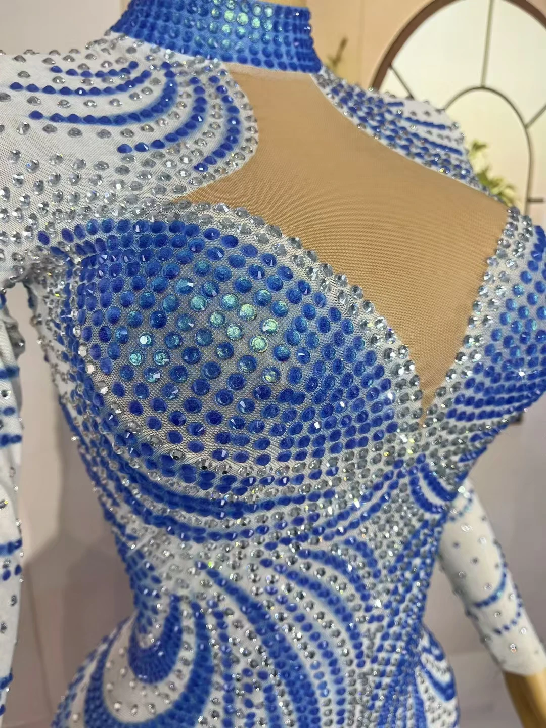 

Sparkly Rhinestones Long Sleeve Bodysuit Women Sexy Performance Dance Costume Stage Show Tight Fitting Shorts Nightclub Outfit