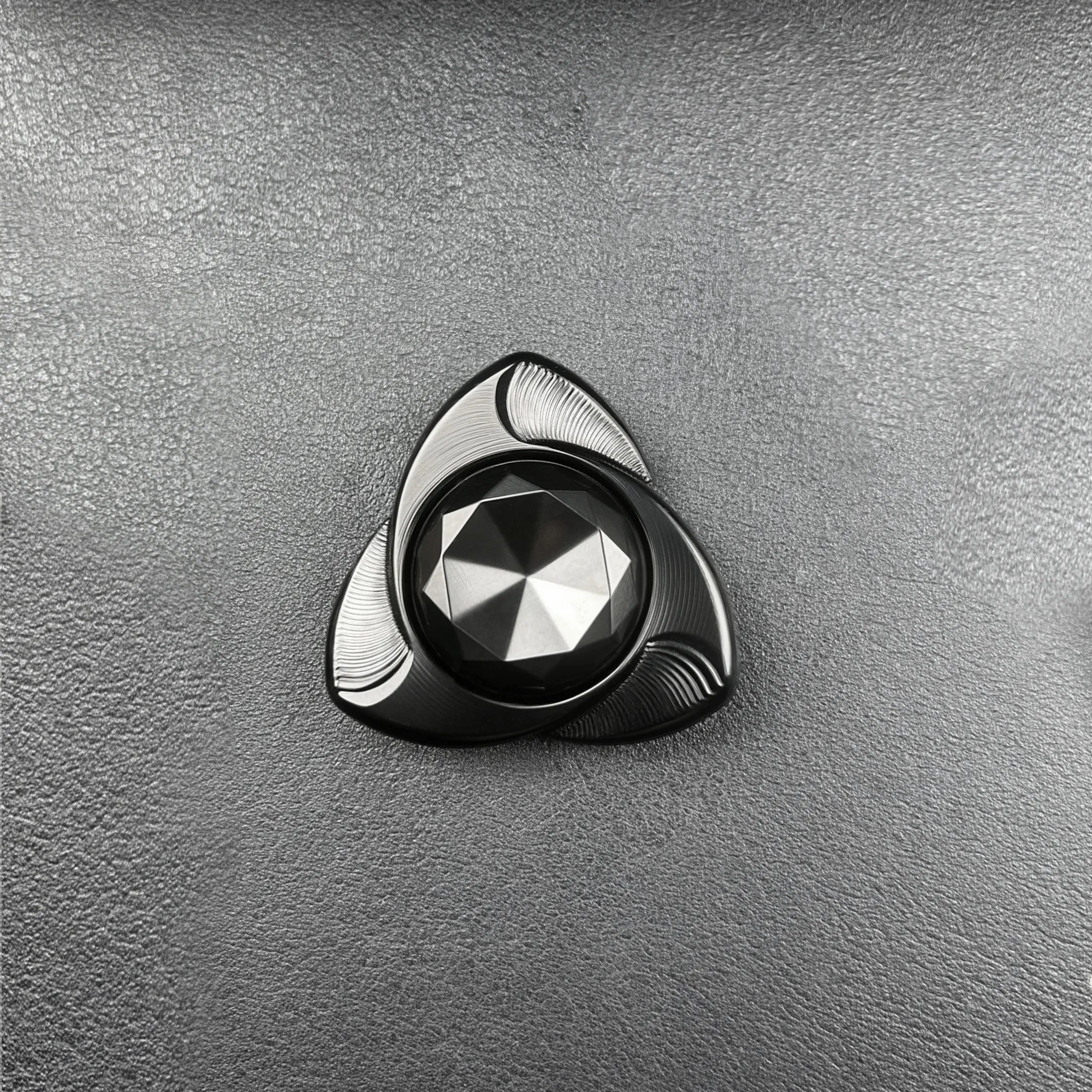 Foye EDC simple trois pages fidget Spinner Rose M & XL Sensation de la main attaque Type de vitesse en acier inoxydable Texture CD jouet anti-stress