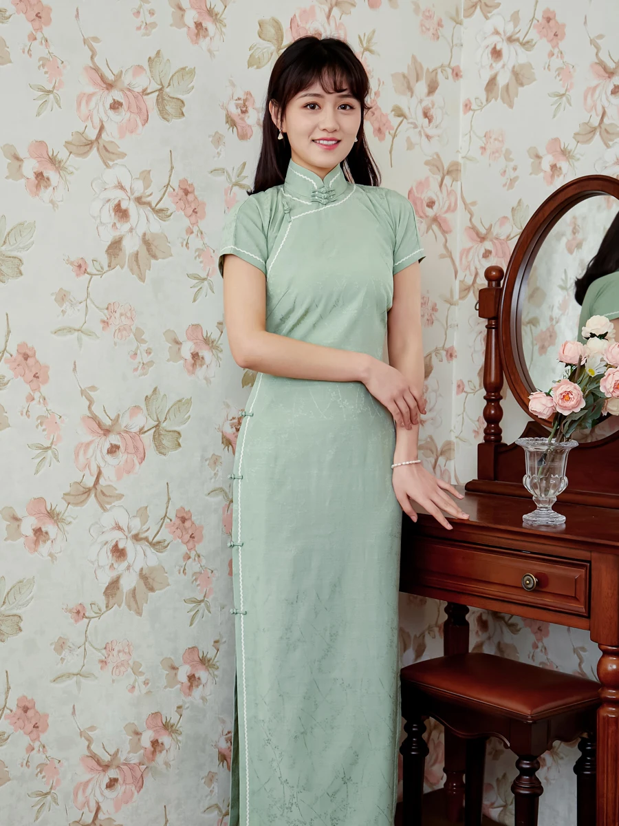 

Long Sleeveless Full Opening Vintage Daily Lace Silk Bamboo Branch Pure Color