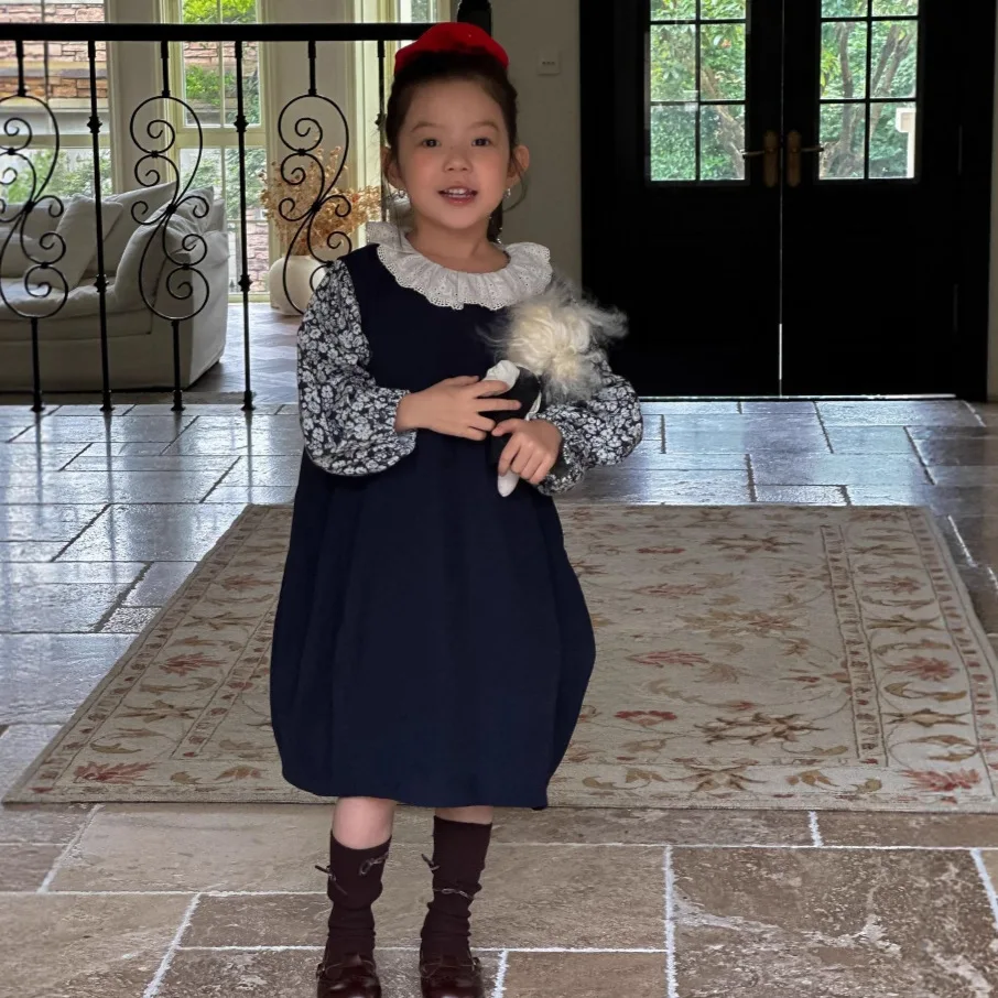 

Small and Medium-sized Girls 2025 Autumn Clothing Korean Foreign Lace Stand-up Collar Retro Dress Two-piece Set Children