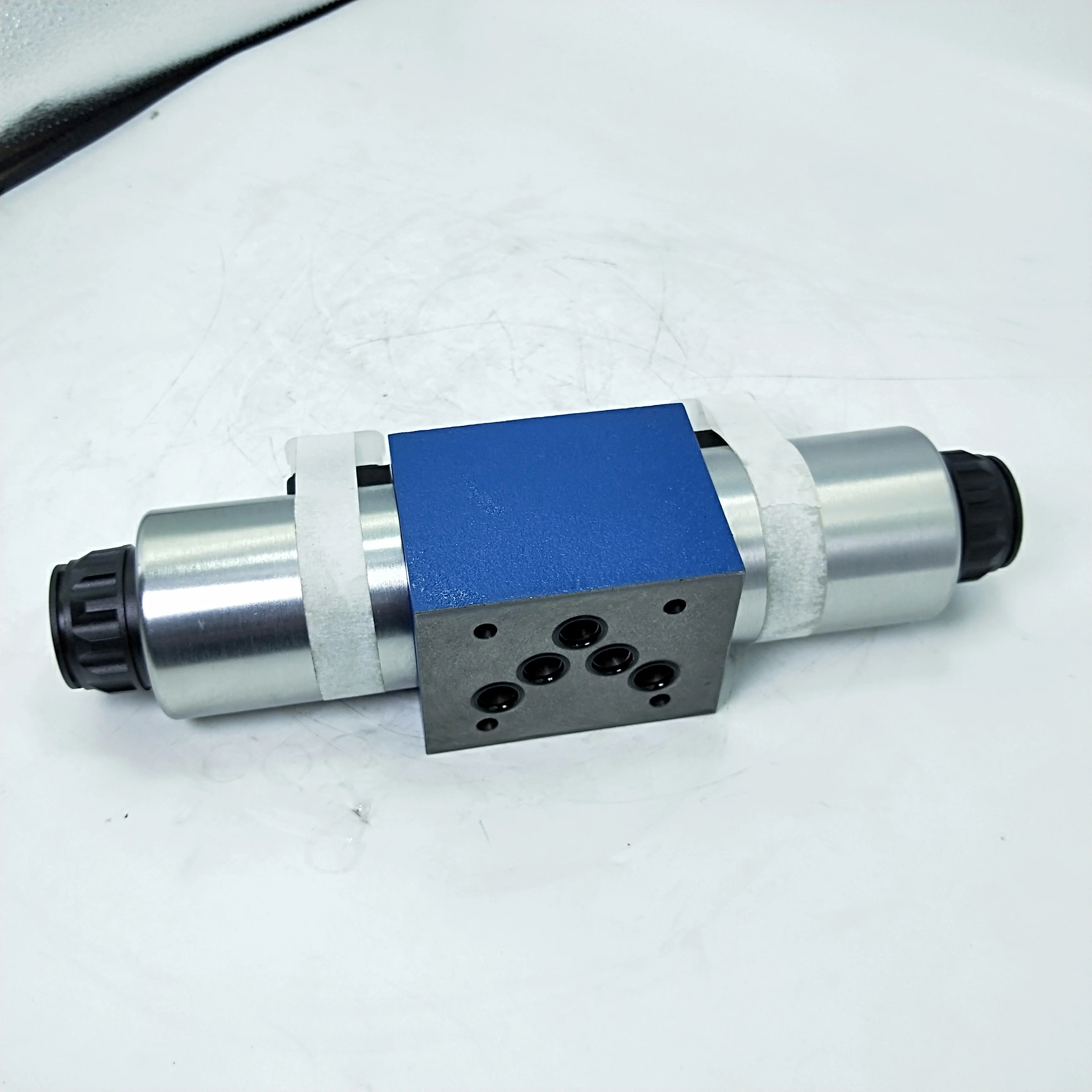 

4WE 4WEH Series Directional Solenoid Valve 4WEH16D72/6SG24N9ETK4/B10 4WRZ16E150-6X/6A24N9EK4/D3M 4WEH25E60/AG110E1Z51