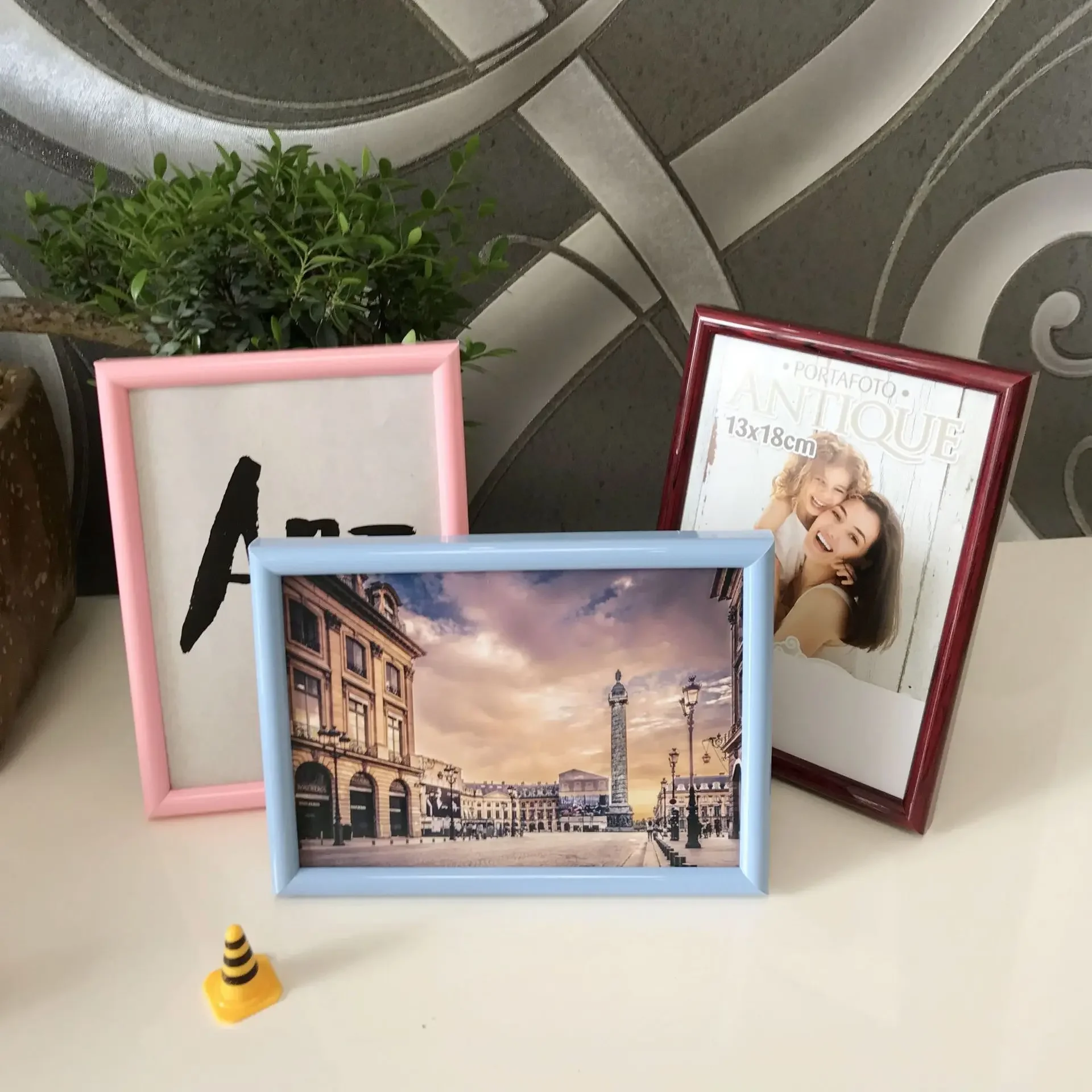 5/6/7 Inch European Simple Photo Frame Home Table Decor Retro Wooden Wedding Couple Recommendation Pictures Frames Gift Ornament