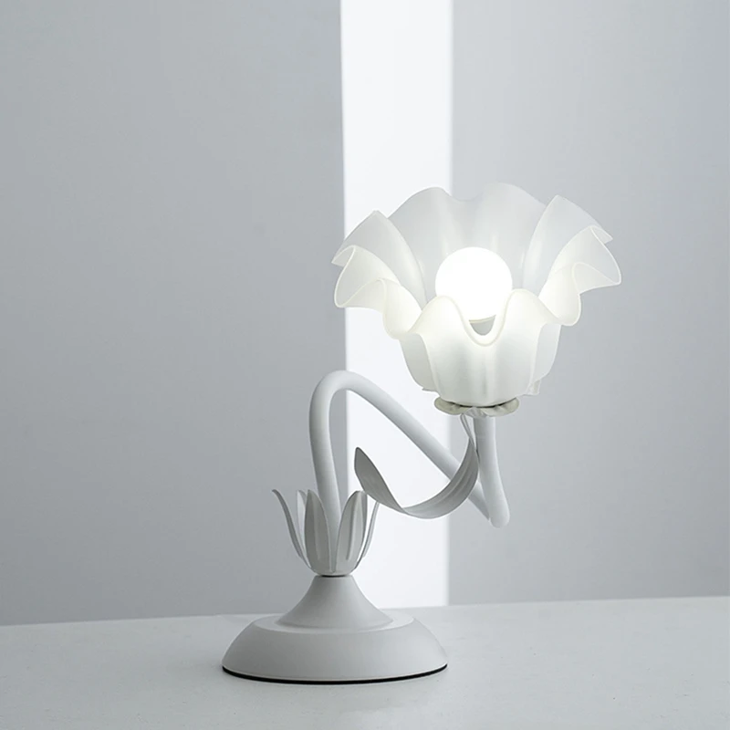 Retro Flower Lily Table Lamp Creatives Table Lamp Unique Diy Lily Of The Valley Lamp For Bedroom, Bedside,US Plug