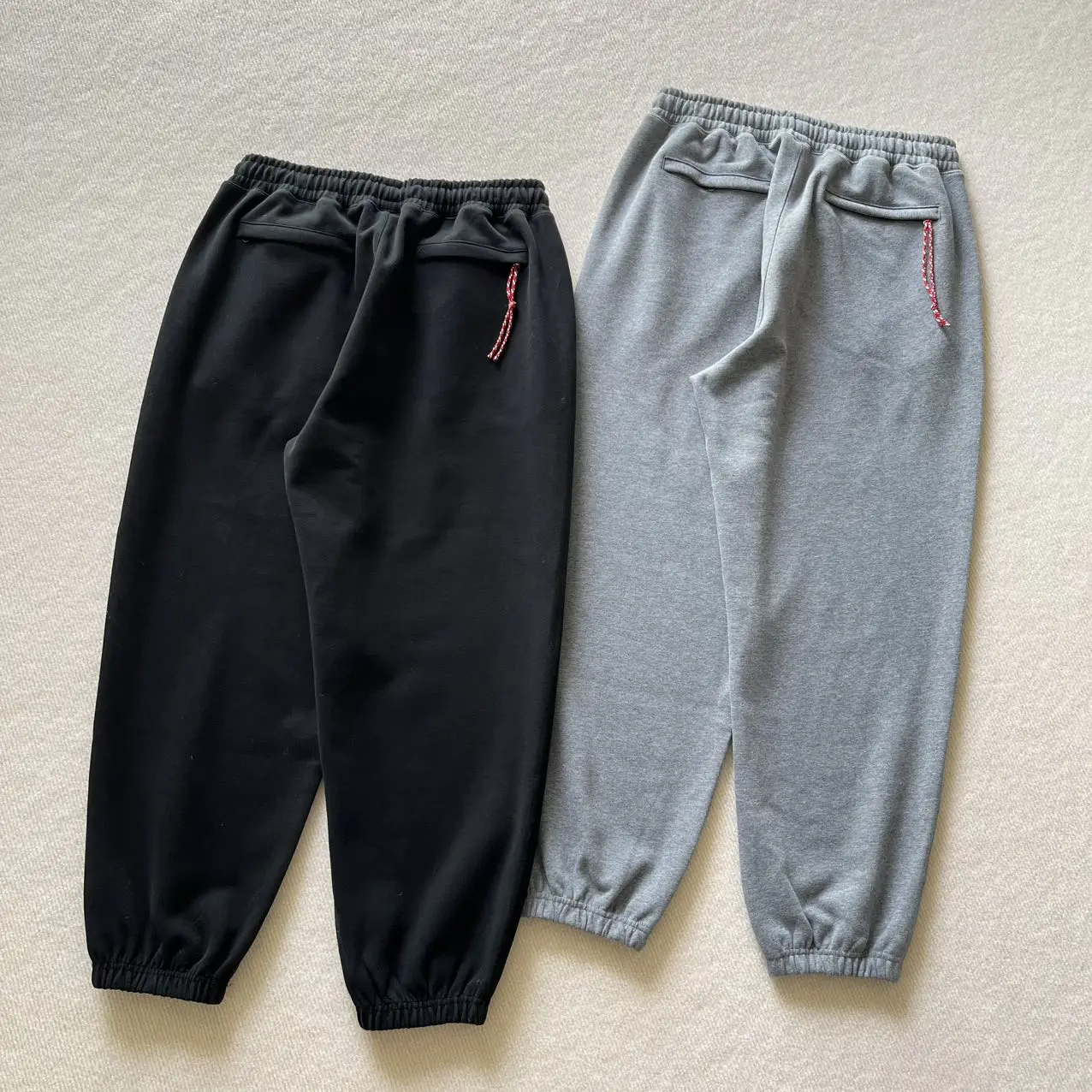 

Мужские повседневные спортивные брюки на флисовой подкладке для осени и зимы, с эластичным поясом и красной тесьмой, теплые, свободного кроя, молодежные, однотонные