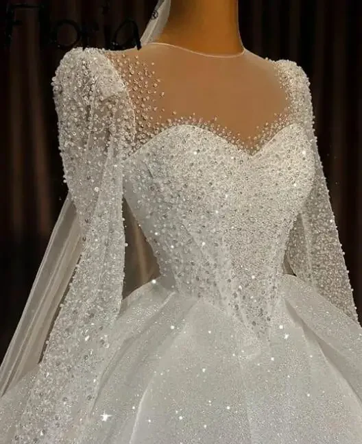 Maßgeschneidertes Luxus-Brautkleid mit O-Ausschnitt, Pailletten, Perlen und Perlen, maßgeschneiderte Langarm-Brautkleider mit Sweep-Zug