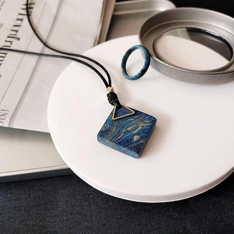 

New Wooden Retro Necklace Pendant, Unique Design Handmade Trendy Fashion Sweater Chain
