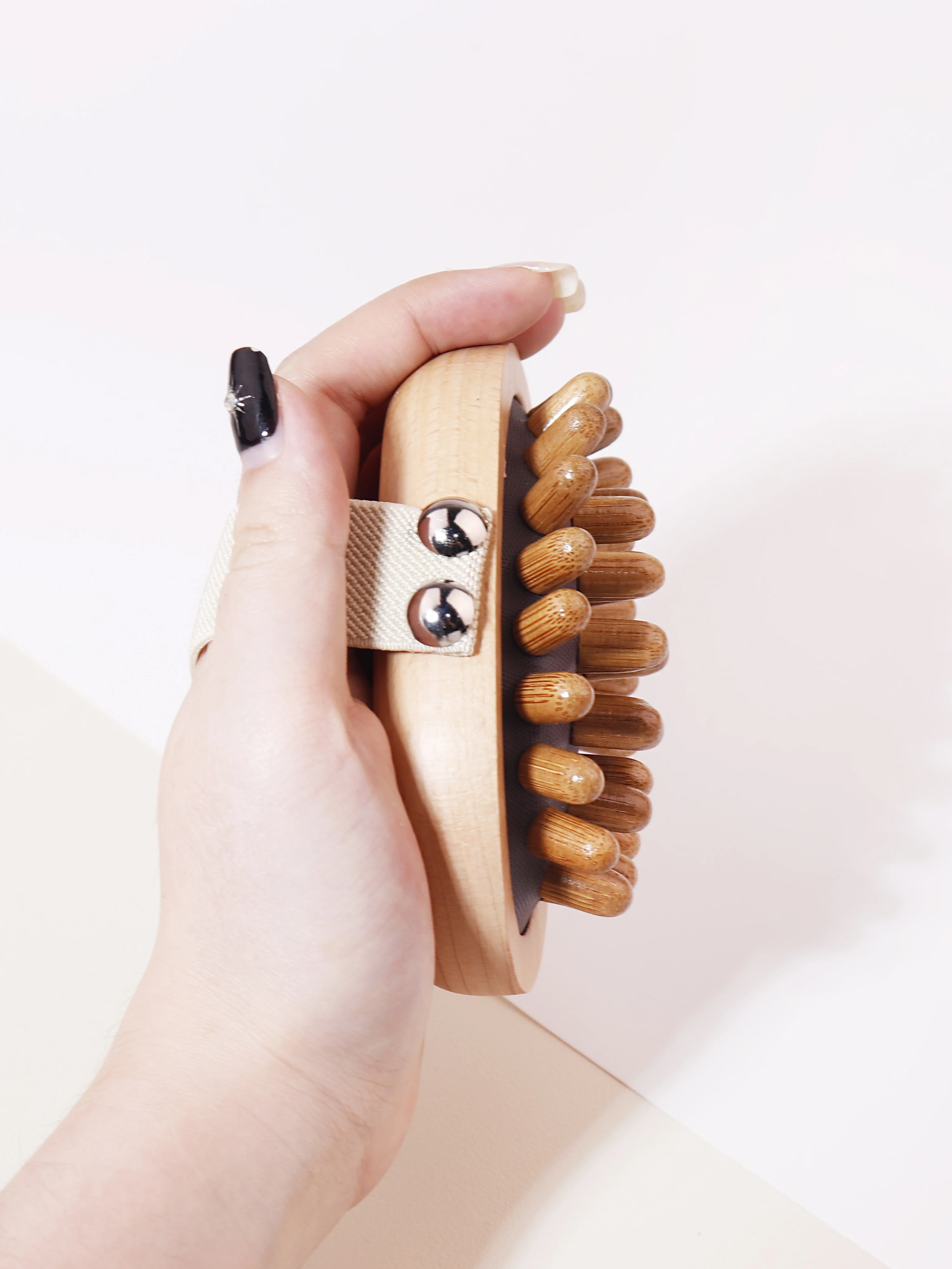 1 piece universal meridian brush, air cushion massage meridian comb, wood massage comb, full body tapper, home massage image 3