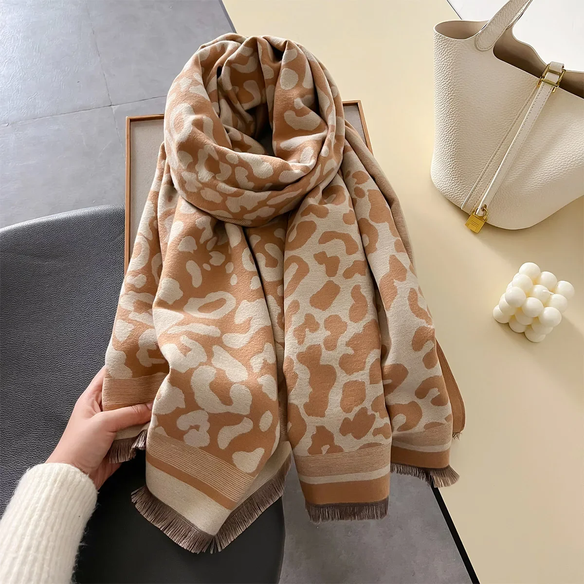 Winter Scarf Women Luxury Leopard Thick Warm Blanket Shawl Print Cashmere Warps Lady 2024 Pashmina Female Travel Poncho Stoles