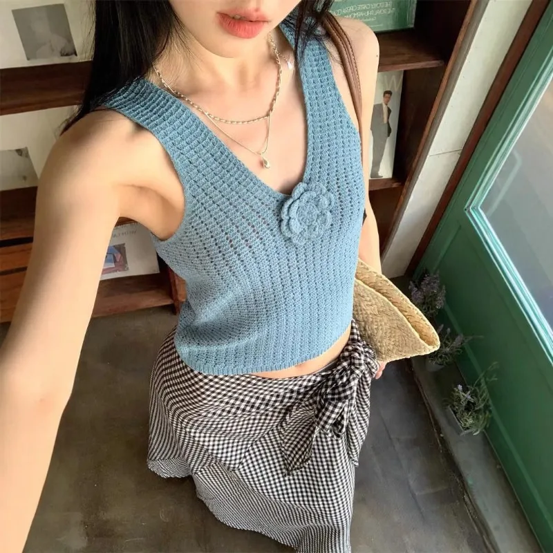 

Three-dimensional Flower V-neck Knitted Suspender Vest Women's Summer Blue Slim-fit Sleeveless Outer Wear Design Spice Girl Top