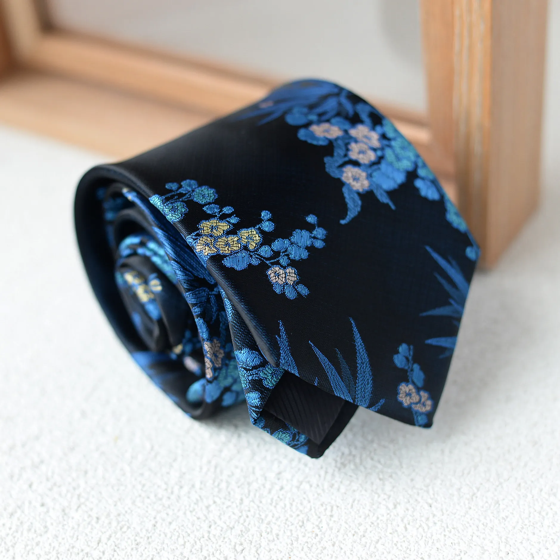 8cm Neue Blumenkrawatte für Herren Vintage Luxus-Krawatte mit Bambus- & Blumenmuster für Anzug und Hemd – Detail 7