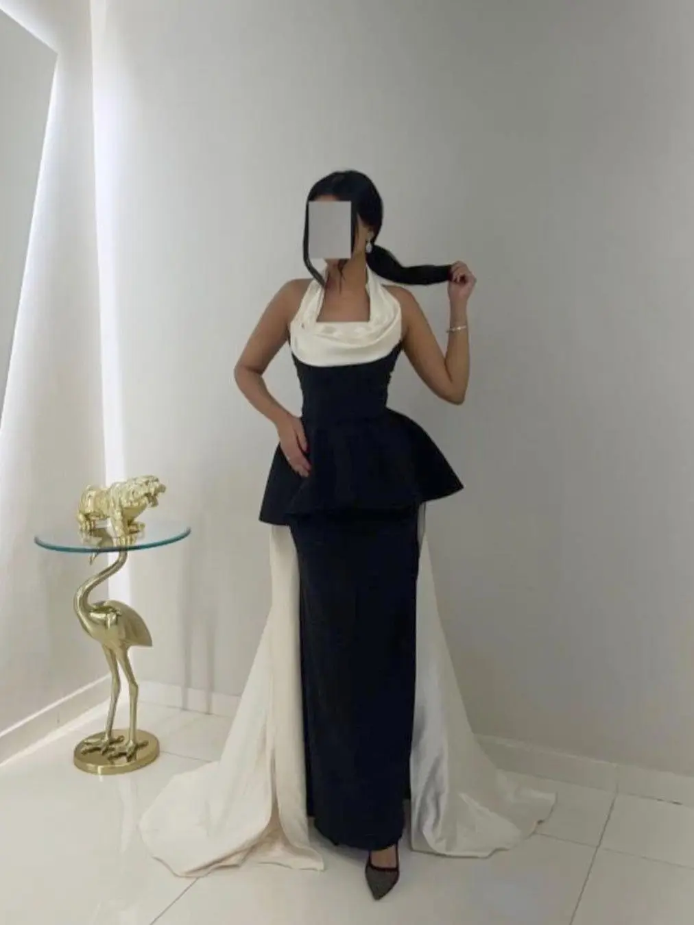 

Cowl Neck Prom Dresses 2023 Satin Sleeveless Backless Sweep Train Arabia Formal Occasion Dresses