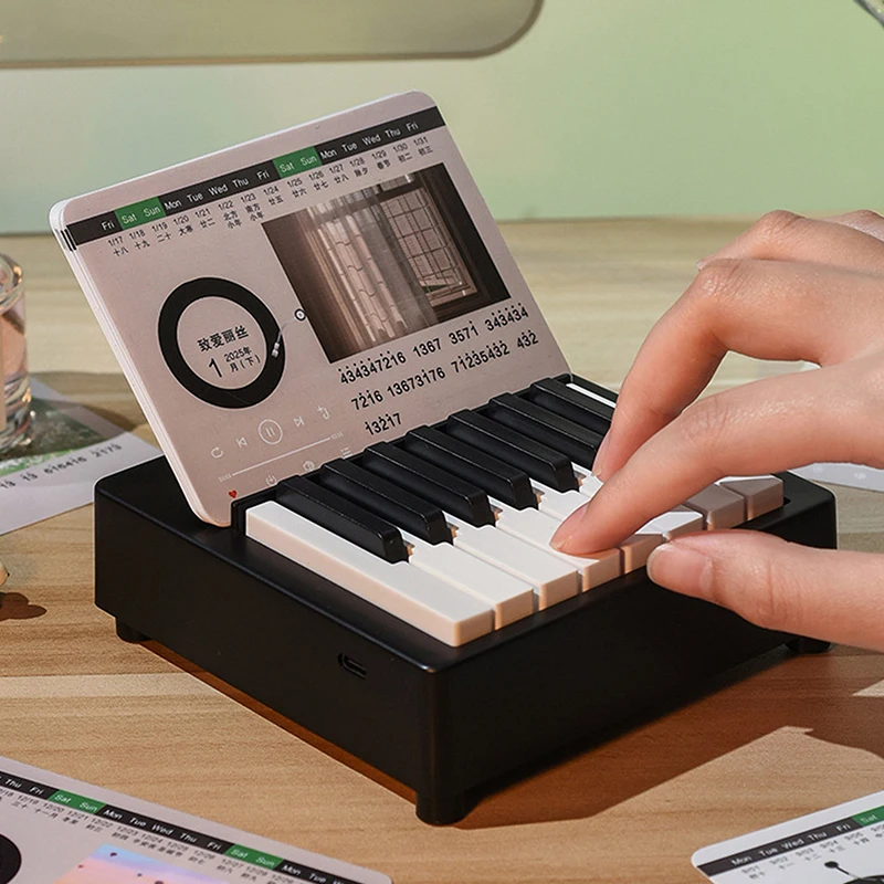 15 キーピアノカレンダー 2025 音楽シートおもちゃデスクトップ周辺装飾品音楽カレンダーカードギフトファンのための