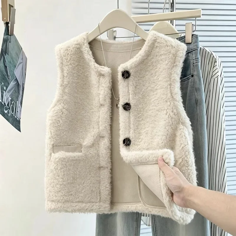 Casual Lightweight Warmthless Sleeveless Oversized Vest Shoulder Pad Jacket Outerwear for Women Fashionable Trendy Style