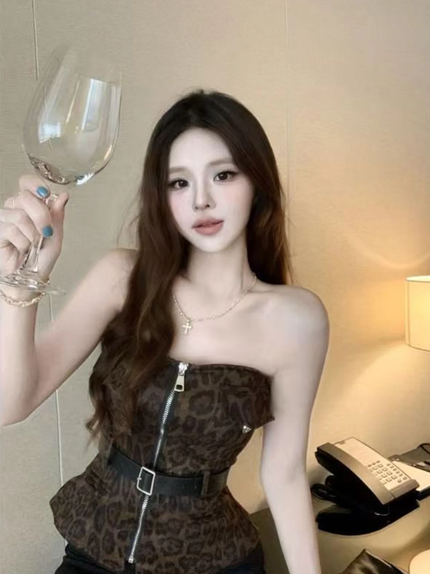 Sexy Chic American Design Leopard Print Tube Top Slim Fit Shoulder Baring Top for Women Breathable Short Length Zipper Closure