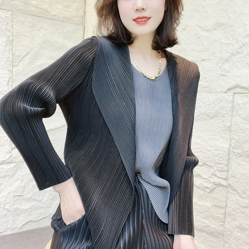 Cardigan esterno a maniche lunghe top da donna moda autunnale temperamento versatile cappotto corto sottile con colletto in stile straniero
