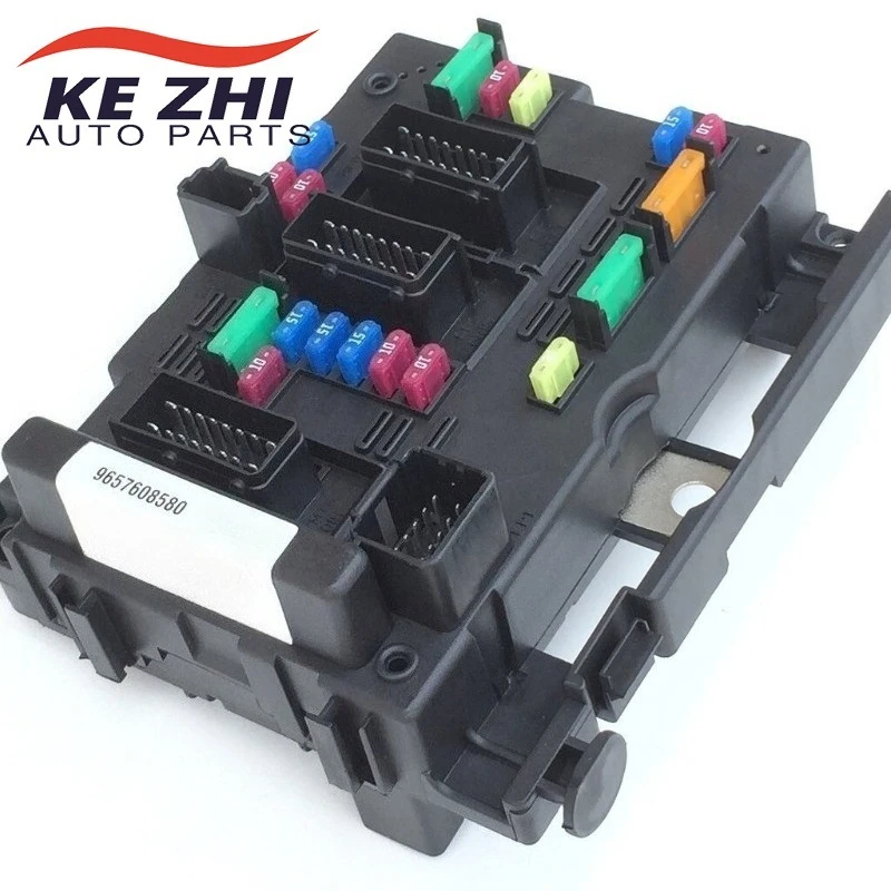 

Блок предохранителей для Peugeot 207 2014 OEM 6500Y16500R7 9657608580 9646405480