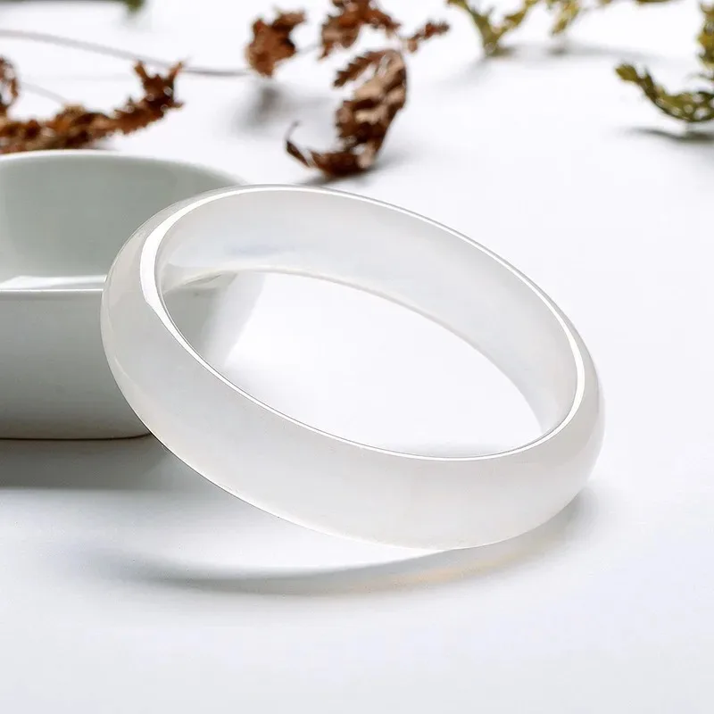 

Natural Gold Silk Jade High Ice Fashion Versatile Temperament Bracelet