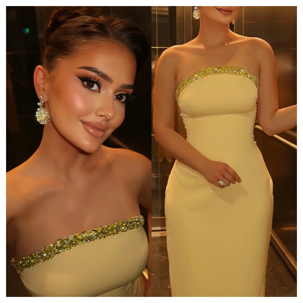 ที่กําหนดเองแฟชั่นสีเหลืองย์ชุดราตรีคลาสสิกที่ไม่มีสายหนังแขนกุดพรรคชุดที่สวยหรูตรงดารา