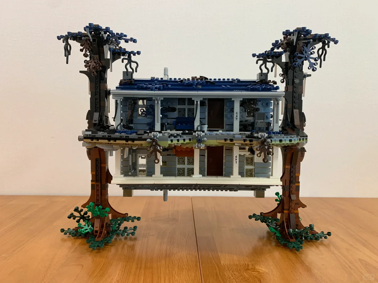 Home Decor Disney - 新しいMOC逆さまハウスストリートビュービルディングモデル、家の装飾ディスプレイオーナメント、ホリデー＆誕生日ギフト