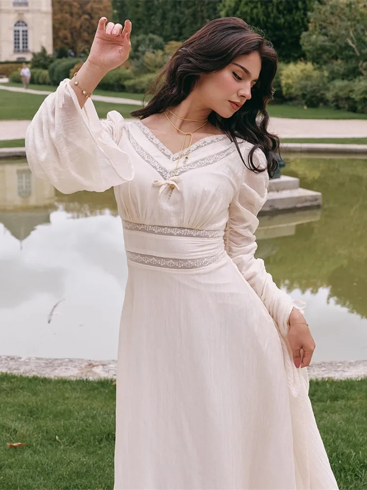 86-100 سنتيمتر التمثال ربيع الخريف الأبيض ماكسي فساتين للنساء خمر المحكمة الفرنسية نمط أنيق سليم الخامس الرقبة خلات الساتان فستان طويل