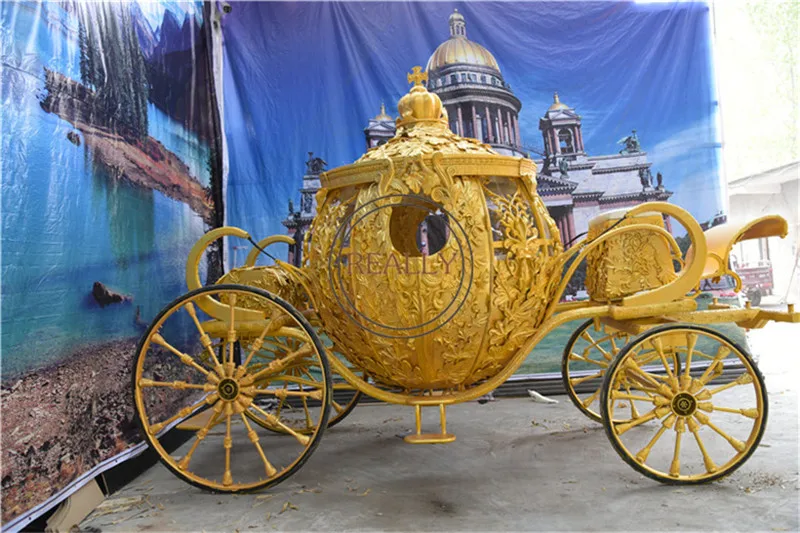 Ciotole per caramelle per cavalli reali medievali con carrozza in oro reale personalizzate OEM in vendita