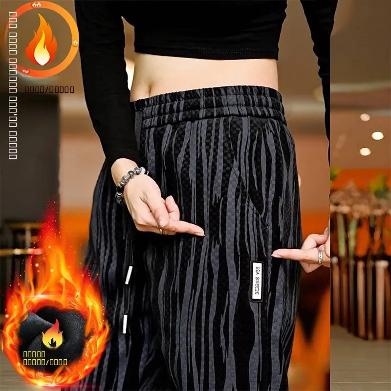 

Новые мужские спортивные брюки 2024 года с узором под змеиную кожу, на флисовой подкладке, свободного кроя, утепленные, осенне-зимние, модные, брендовые, с манжетами, для тренировок