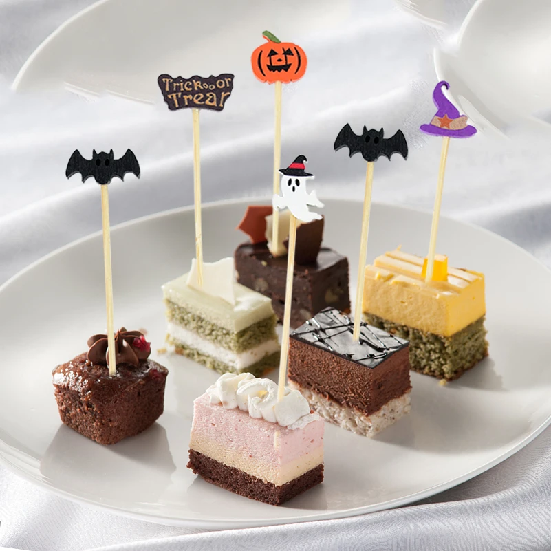 50/100PCS  Halloween Bamboo Sticks Pumpkin Bat Pattern Buffet Cupcake Fruit Snack Fork Halloween Party Decorration Supplies 2024