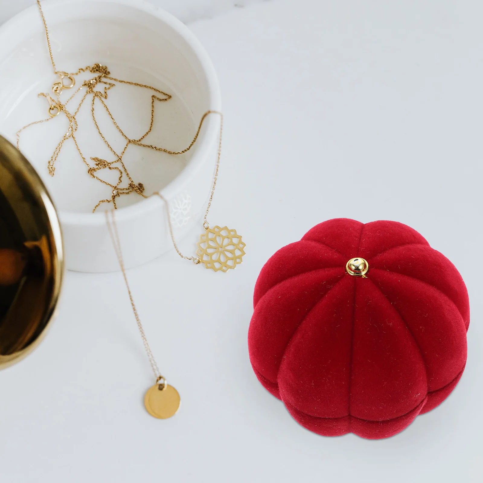 

Pumpkin Shaped Jewelry Box Elegant Storage Case for Rings Earrings Accessories Gifts Valentine Christmas Birthday Wedding