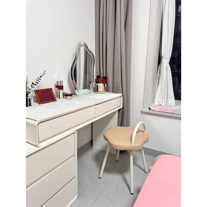

Internet celebrity cloud makeup chair makeup stool dresser stool girls bedroom cloud chair simple bedroom high sense