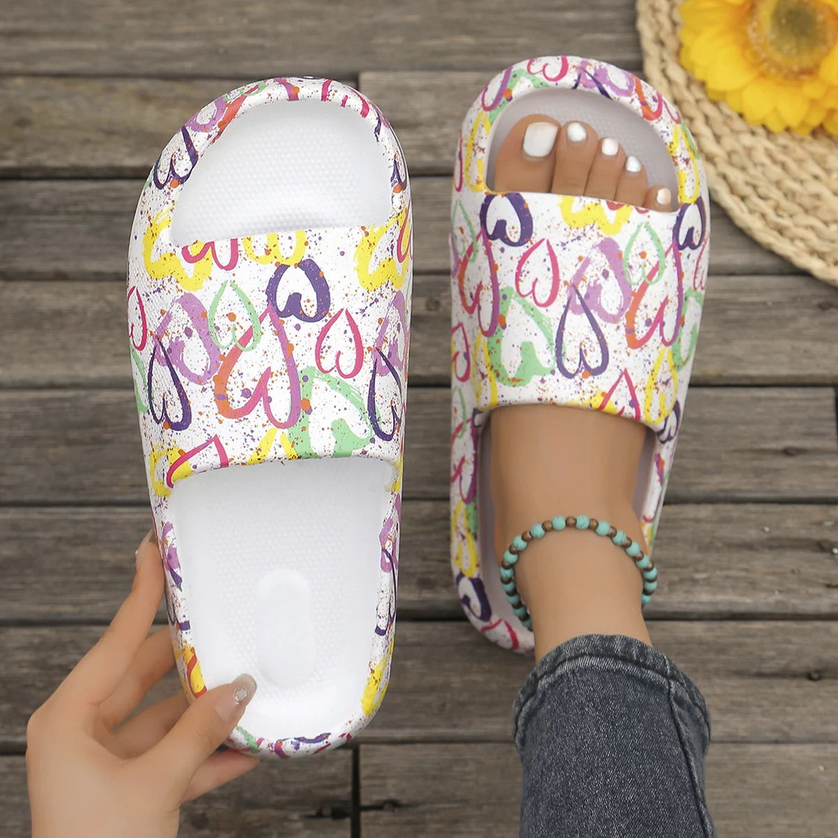 

Summer Colored Love Graffiti Women's Slipper Beach Vacation Daily Leisure Home Washing Cute Comfort Versatile Soft Sole Slippers