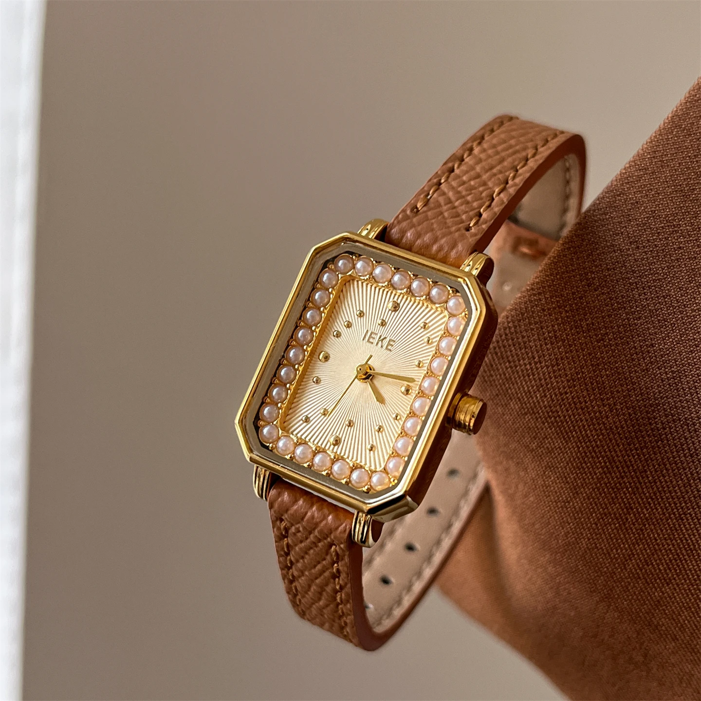 Simple And Compact Square Brown Women'S Watch, Exuding A Sophisticated And Versatile Style, Perfect For A Preppy Look.
