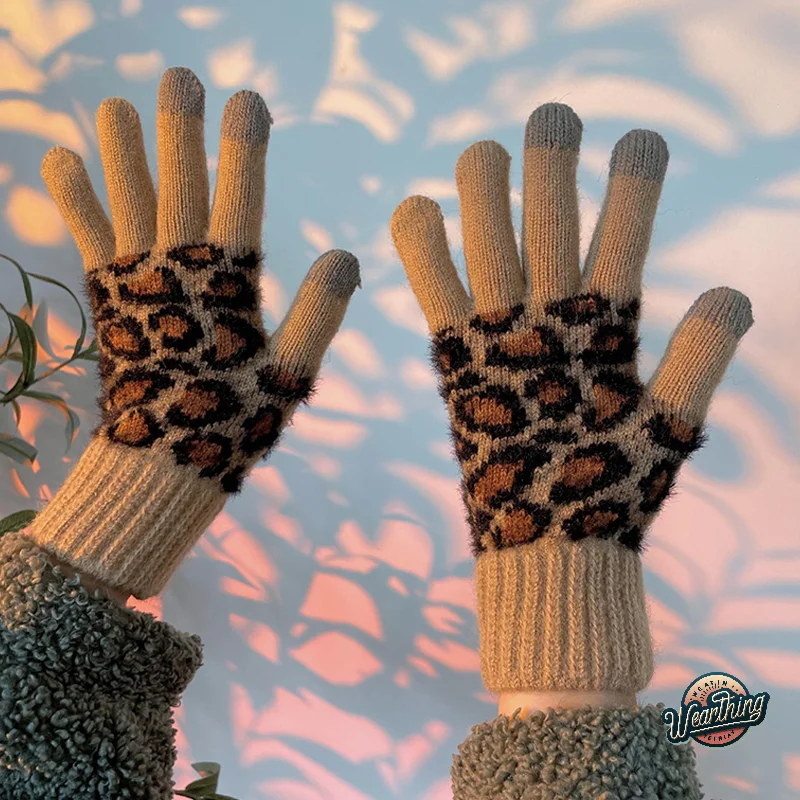 1Pair Winter Knitted Gloves Cute Women Full Finger Cycling Gloves Leopard Print Gloves For Women Touch Screen With Fleece