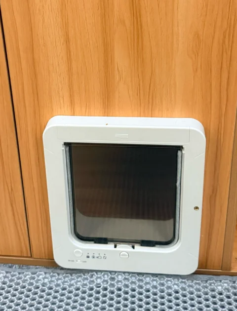 Smart Automatic Sensing Pet Door with Collar Activation, Cat Door for Home, Easy Installation for Cats & Small Pets