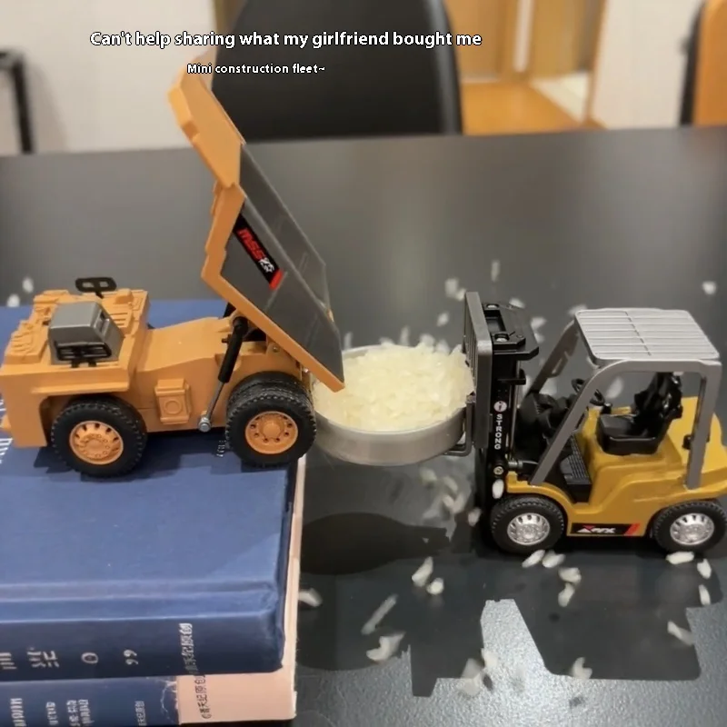 

1:64 Металлический набор инженерных автомобилей с дистанционным управлением - Горнодобывающий грузовик, экскаватор, вилочный погрузчик, сверхмощная литая настольная модель дисплея