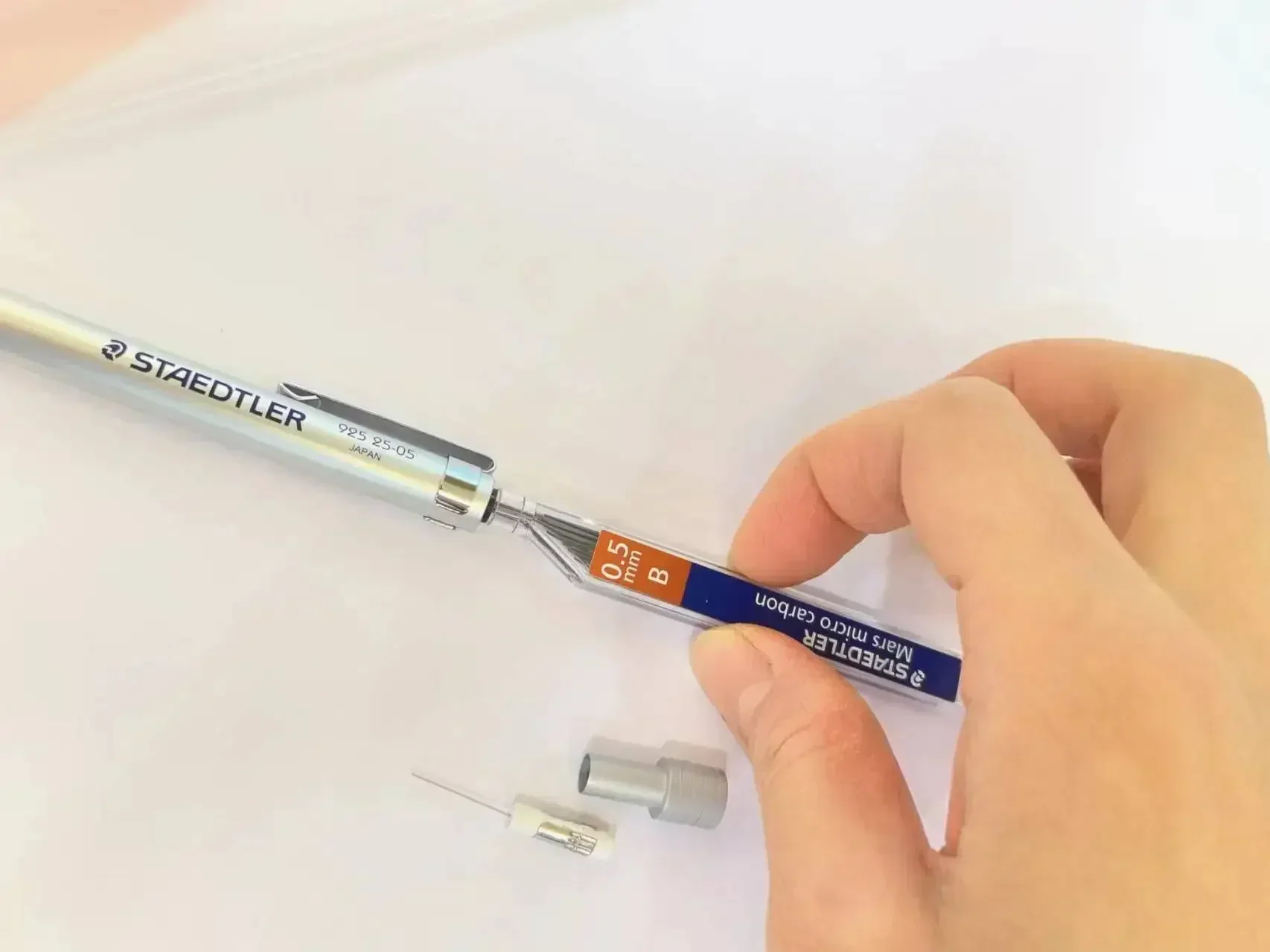 1 Stück Staedtler 250 Druckbleistiftmine Superfeine Anti-Rissbildung 0,3/0,5/0,7/0,9/1,3 2H/H/HB/B Mars Micro Carbon Polymer Refill – Detail 7