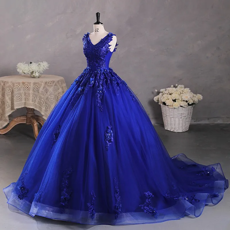 Vestido clásico De quinceañera con cuello en V, traje De baile De tul con Apliques De encaje De tren, elegante, talla grande, 2023