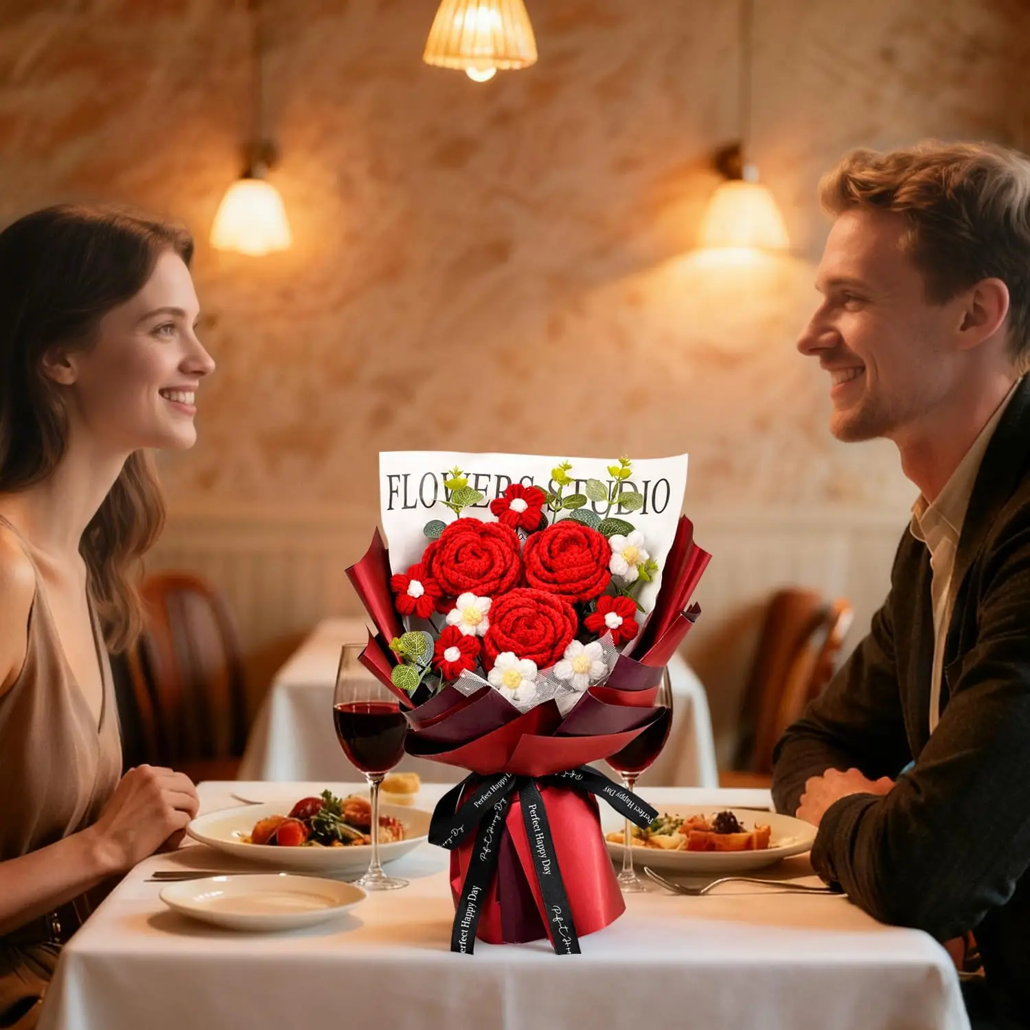 Handgefertigter gehäkelter roter Rosenblumenstrauß, gehäkelte Blumensträuße zum Muttertag, Valentinstag, Jahrestag, Geburtstagsgeschenk – Detail 4