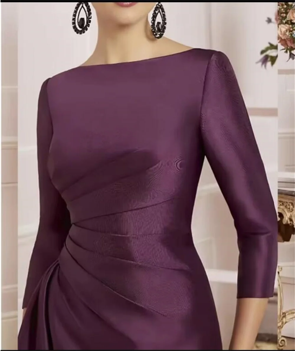 Etui-/Säulen-Kleid für die Brautmutter, elegant, schulterfrei, knielang, Satin, 3/4-Ärmel mit Rüschen