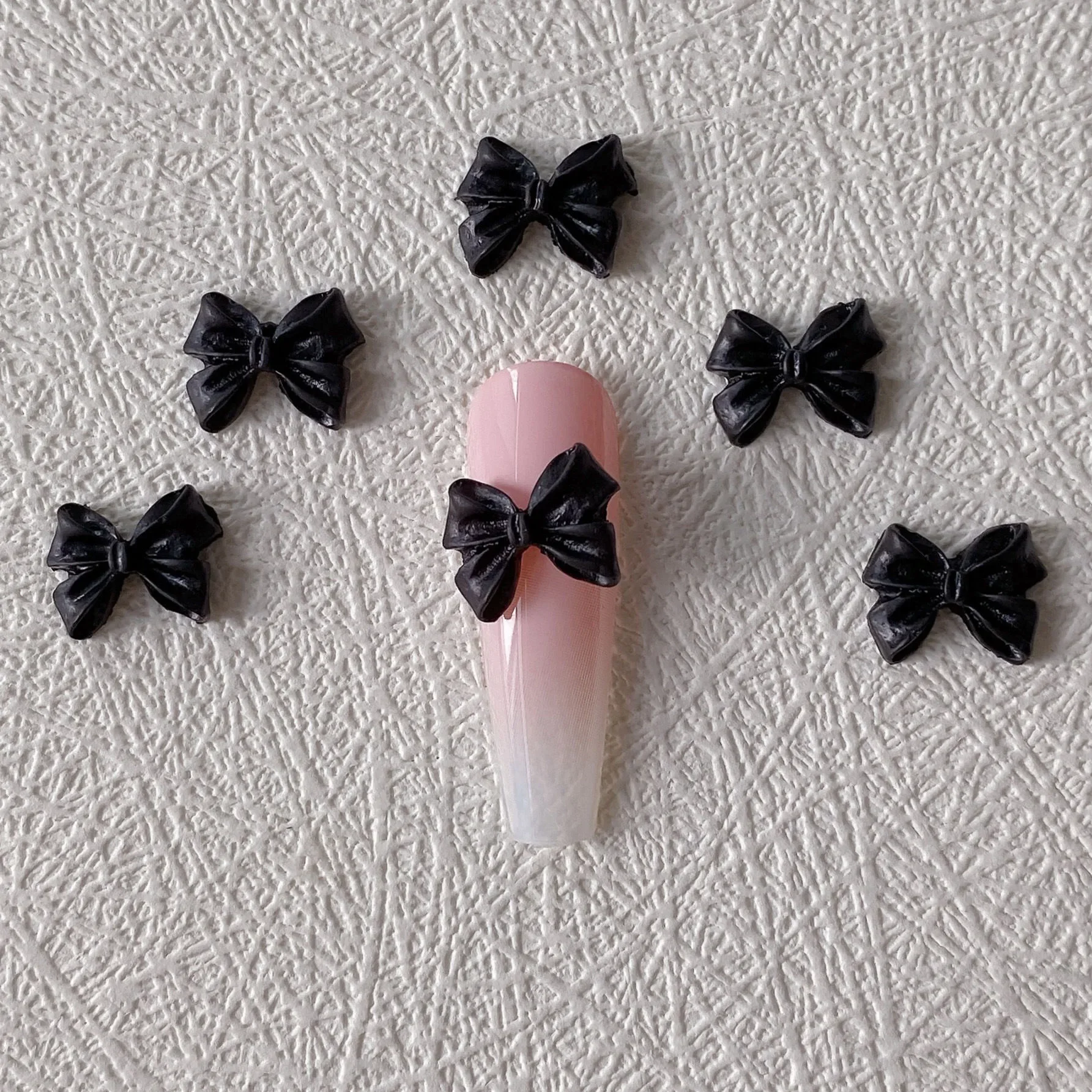 500 قطعة من إكسسوارات الأظافر الأكثر مبيعًا على شكل ربطة عنق - إكسسوارات أظافر عصرية من الراتنج ذاتية الصنع لمظهر مانيكير أنيق وساحر #5