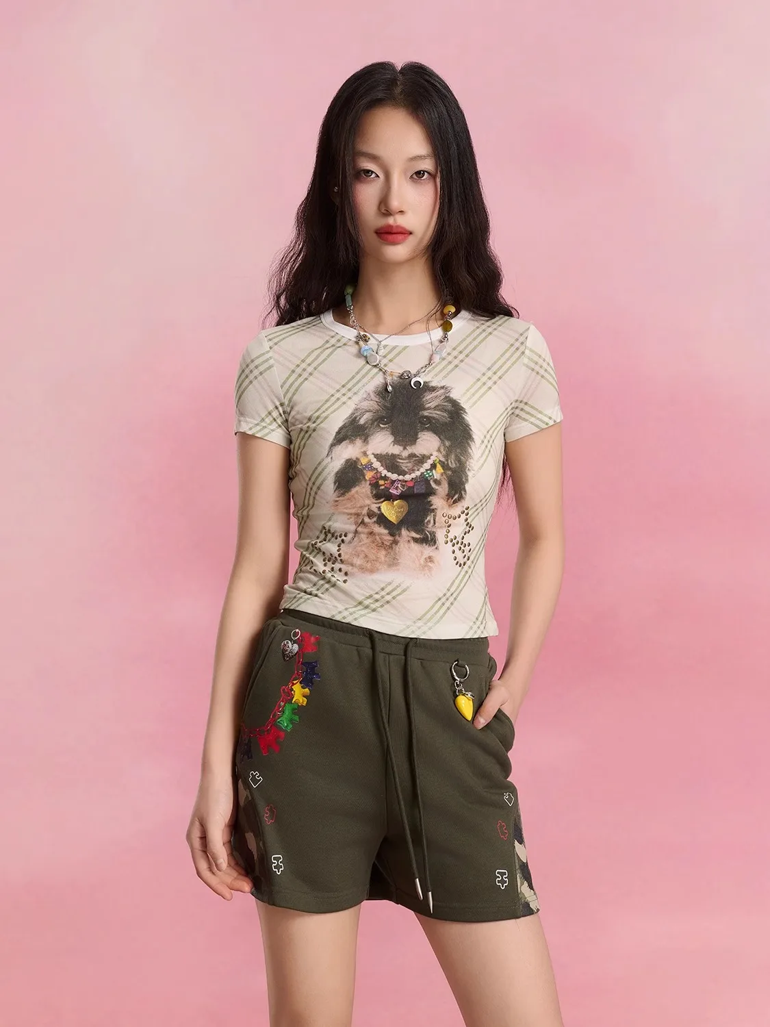 

Женская футболка SOFITTE с принтом в клетку, облегающая, повседневная, из смесовой ткани (ликра, вискоза), с коротким рукавом и круглым вырезом.