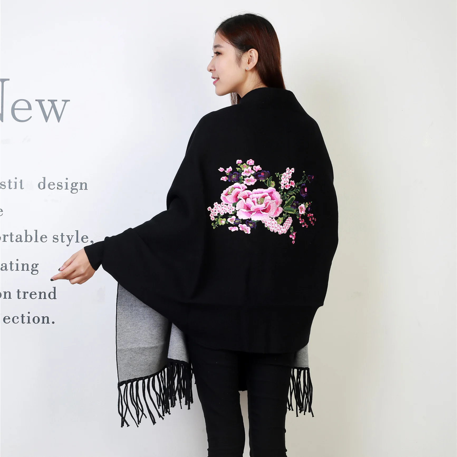 

14 Colors Women Loose Streetwear Cape Winter Knitted Poncho Shawl Long Sleeves Knitwear Wrap Vintage Embroidered Floral Cloak