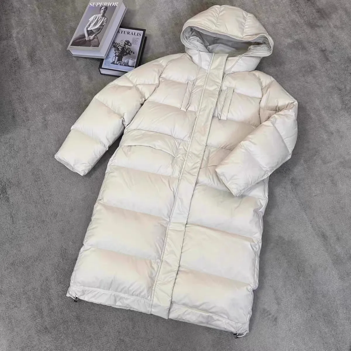 Chaqueta gruesa de plumón de pato blanco para mujer, chaqueta acolchada larga por encima de la rodilla, abrigo cálido de moda con capucha, novedad de invierno de 2026