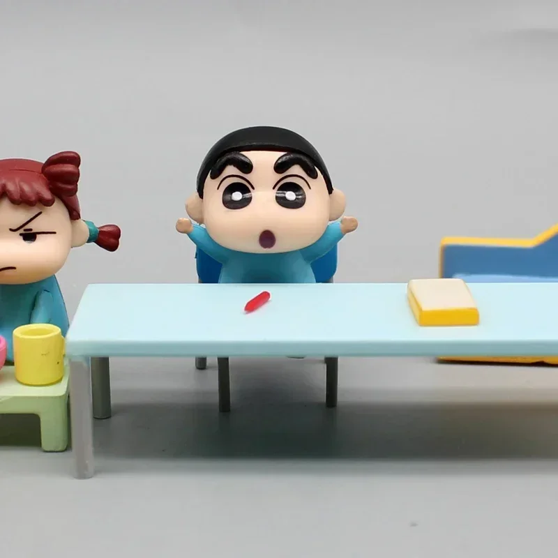 Crayon Shin-chan-figura de acción de 4,5 cm, caja de escena en miniatura para guardería, Decoración de mesa de huevo, animación operada a mano, regalo para niños